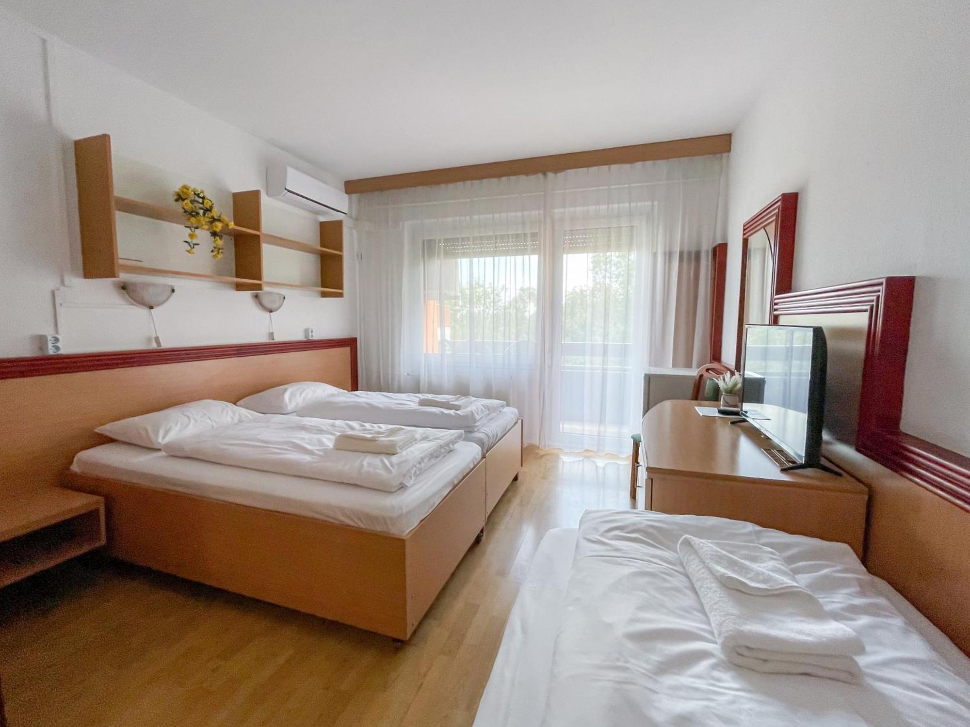 Tisza Sport Hotel Seghedin Exterior foto