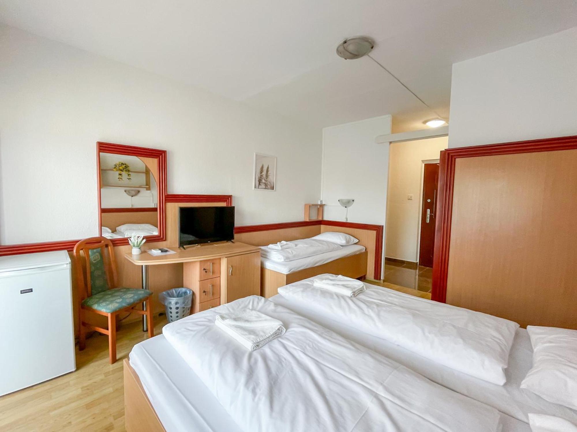 Tisza Sport Hotel Seghedin Exterior foto