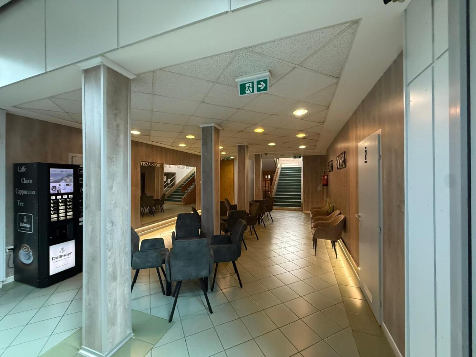 Tisza Sport Hotel Seghedin Exterior foto